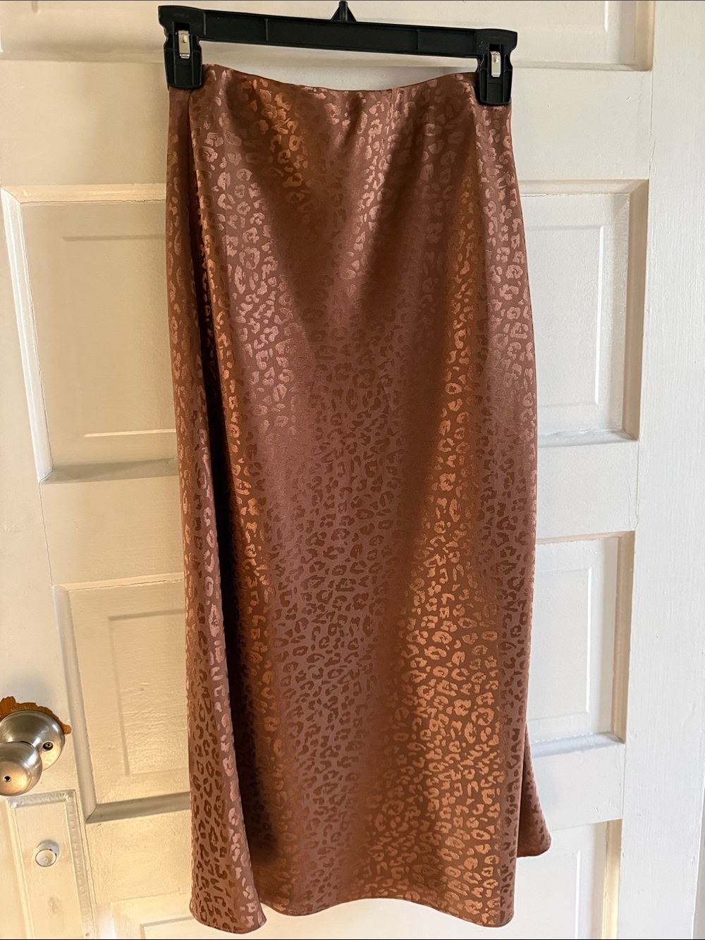 miami Satin Leopard-Jacquard Midi Skirt in Mauve Brown